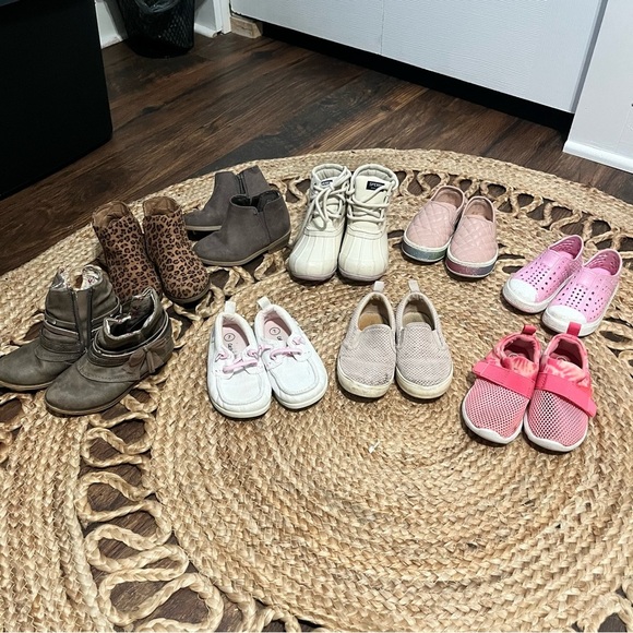 LOT Of Size 7c Girls Shoes Sperrys, Old Navy, Cat & Jack - Picture 1 of 6